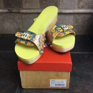 Floggs Clog Sandals (size 9)